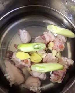 Make Spicy pig hoof step 1