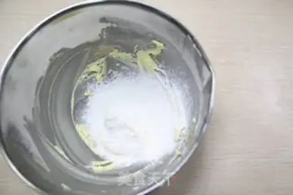 Make Pineapple pie step 0