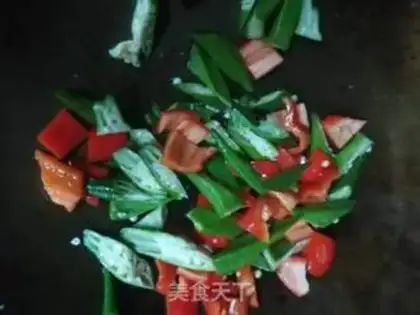 Make Autumn fried eggs step 4