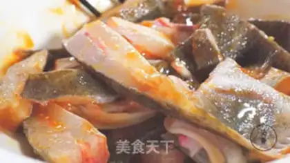 Make Garlic has opened the fish step 0