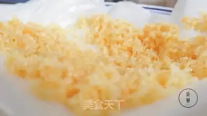 Make Garlic has opened the fish step 1