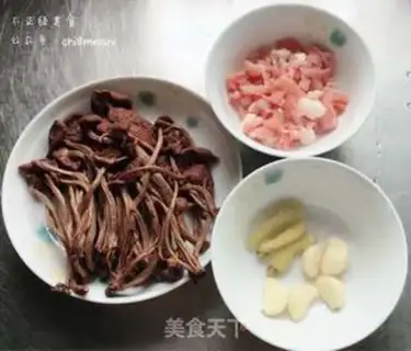 Make Tea mushroom fried meat step 0