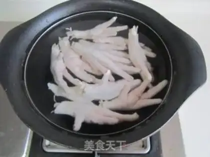 Make The fragrance claw step 2