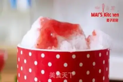 Make Homemade strawberry syrup snowflake ice step 15