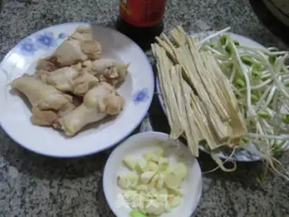Make The sprouts boil chicken wings step 0