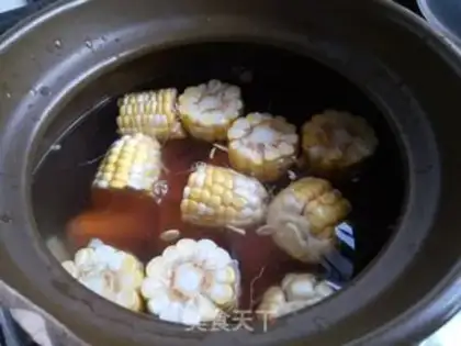Make Corn carrot pigbone soup step 5