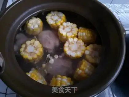 Make Corn carrot pigbone soup step 6