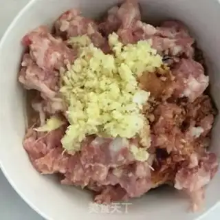 Make Spam mushroom soup step 1