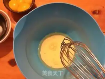 Make Caramel cake rolls of marshmallows step 1