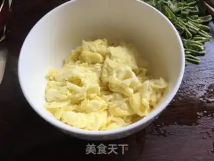 Make Shrimp fried eggs step 4