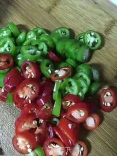 Make Five flowers and radish step 1