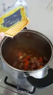 Make Curry potato carrot beef step 5