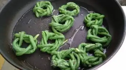 Make Fried bean-fruit eggs step 4