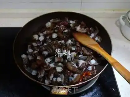 Make A red beer and shrimp tail step 6