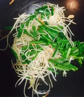 Make The green bean sprouts step 6