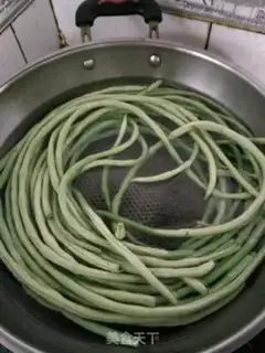 Make Spaghetti beans step 1