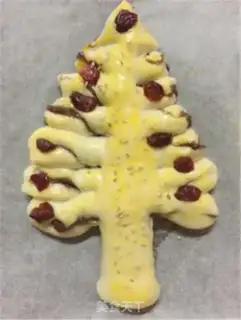 Make Christmas bread step 8