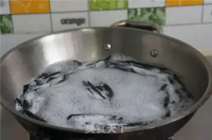 Make Egg ink noodles step 5