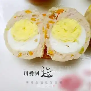 Make Pork holding eggs step 5