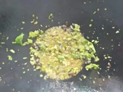 Make Green peppers and eggs step 3
