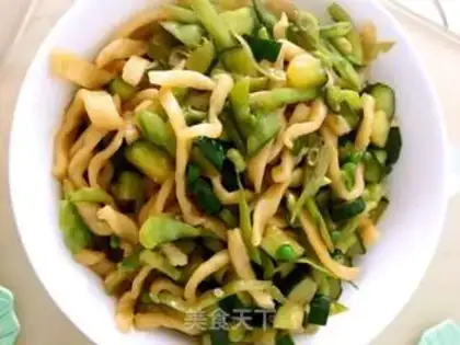 Make Dutch cucumber fried noodles step 7