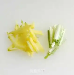 Make Fried ostrich yellow step 1