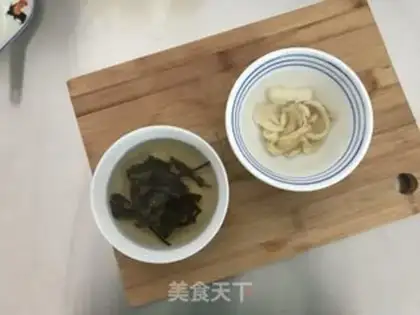 Make Mint green bean lily step 1