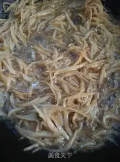 Make Spicy silver fish dry step 1