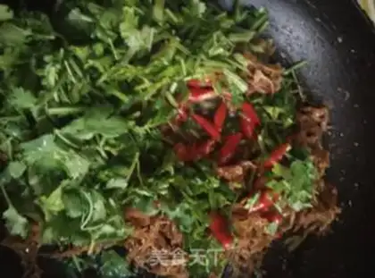 Make Spicy silver fish dry step 2