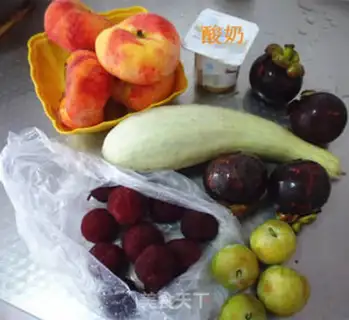 Make The yogurt mix is a season fruit step 0