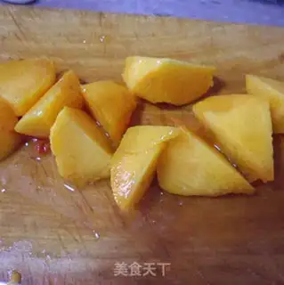 Make The yogurt mix is a season fruit step 3