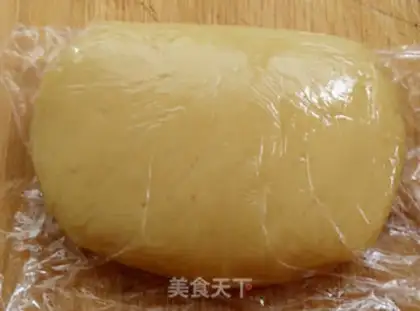 Make Coconut cranberry mooncake step 3