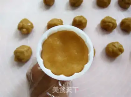 Make Coconut cranberry mooncake step 13