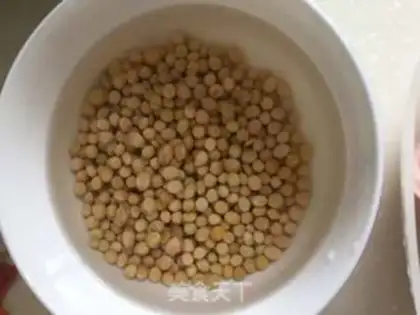 Make Bean radish and pig feet step 0