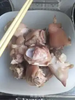 Make Bean radish and pig feet step 6