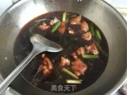 Make Bean radish and pig feet step 13