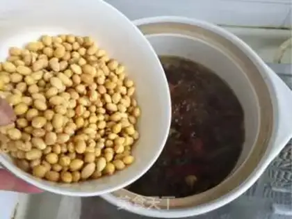 Make Bean radish and pig feet step 16