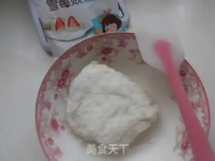 Make Mango Snowmen step 1