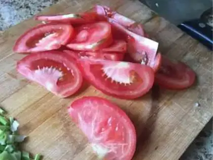Make Tomato eggs. Noodles step 4
