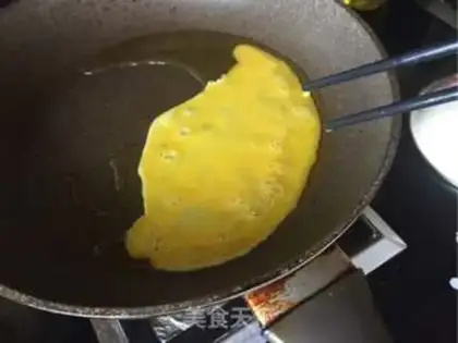 Make Tomato eggs. Noodles step 6