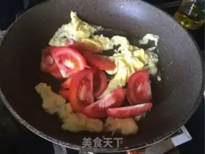 Make Tomato eggs. Noodles step 7