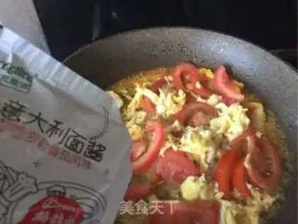 Make Tomato eggs. Noodles step 8