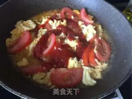Make Tomato eggs. Noodles step 9