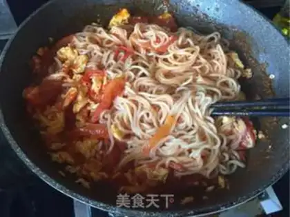 Make Tomato eggs. Noodles step 11
