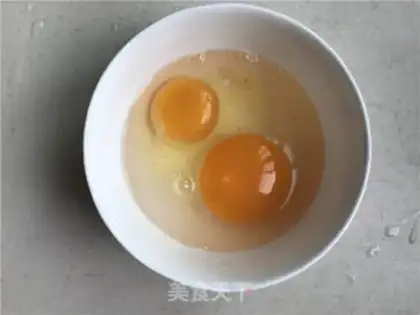 Make Scrambled duck eggs step 2