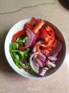 Make Beef cheesy pizza step 2