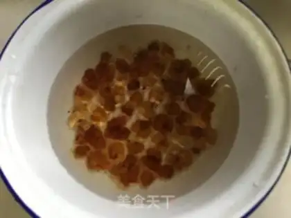 Make Peach and silver spoons step 0