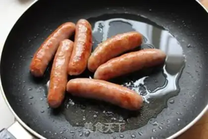 Make Sausage sushi step 2