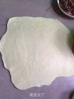Make Beef cheesy pizza step 3