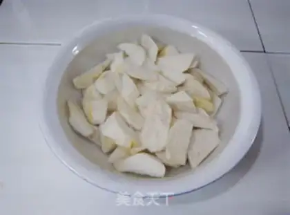 Make Weishan chicken soup step 1